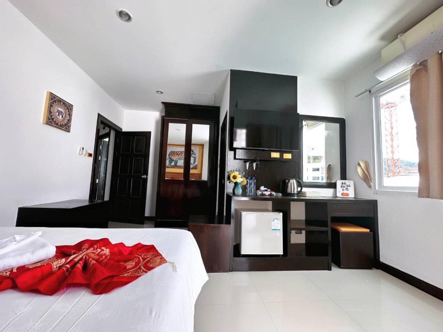 Abby'S House Hotel Patong Esterno foto