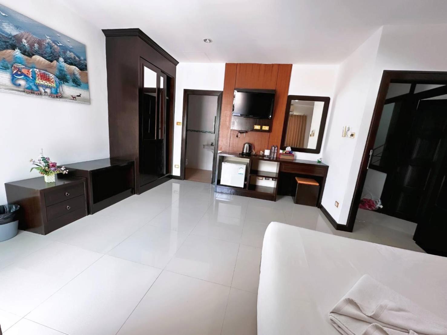 Abby'S House Hotel Patong Esterno foto